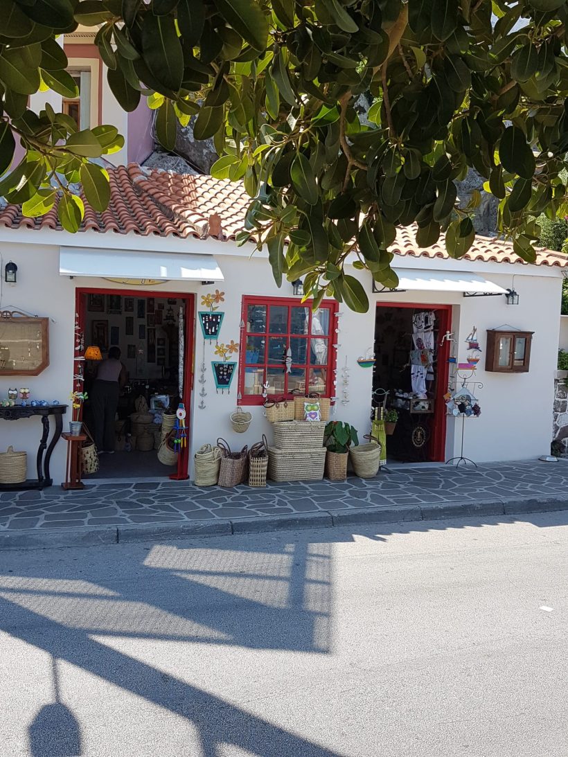 TRADITIONAL SHOP